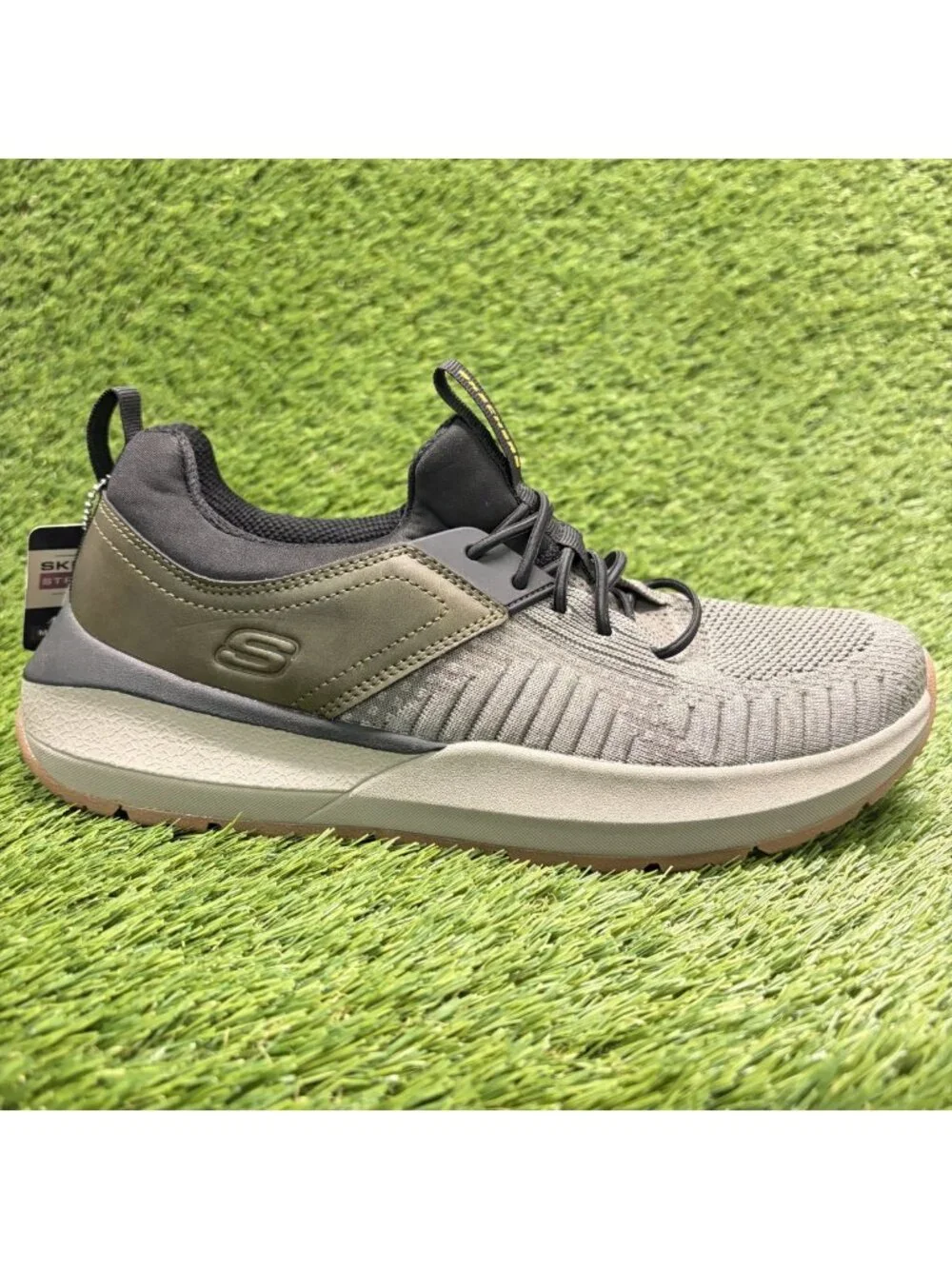Skechers Neville Calhan Mens Size 8 Olive Black Athletic Running Shoes Sneakers